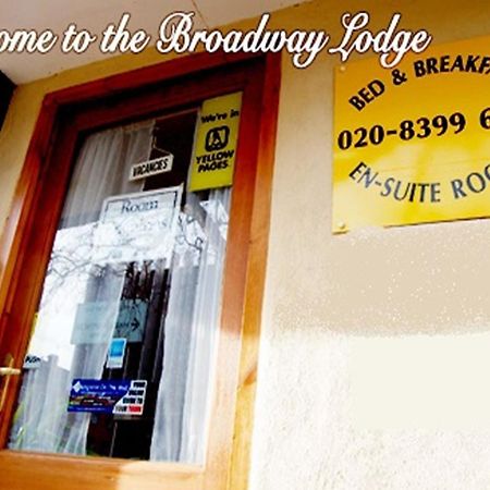 Surbiton Broadway Lodge Bed And Breakfast المظهر الخارجي الصورة