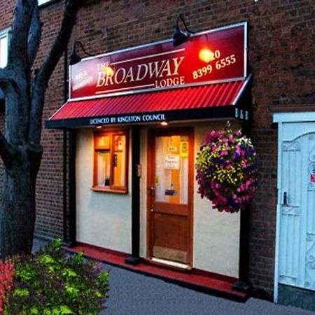 Surbiton Broadway Lodge Bed And Breakfast المظهر الخارجي الصورة