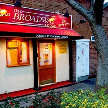 Surbiton Broadway Lodge Bed And Breakfast المظهر الخارجي الصورة