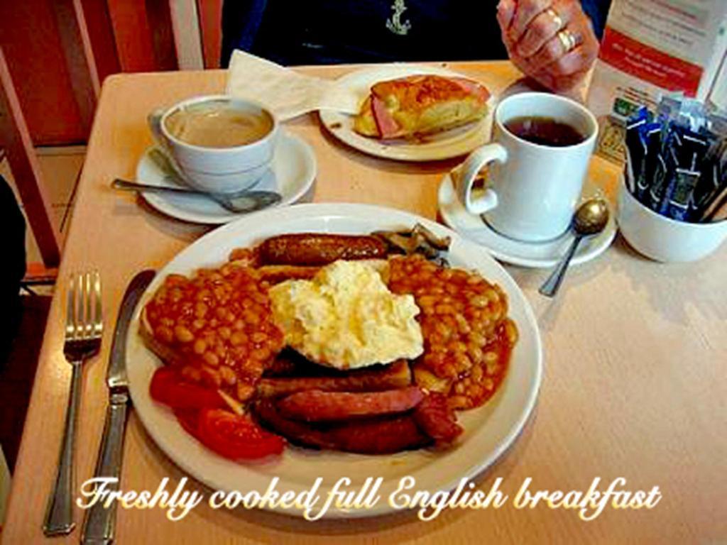 Surbiton Broadway Lodge Bed And Breakfast المظهر الخارجي الصورة