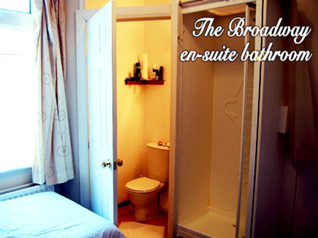 Surbiton Broadway Lodge Bed And Breakfast الغرفة الصورة